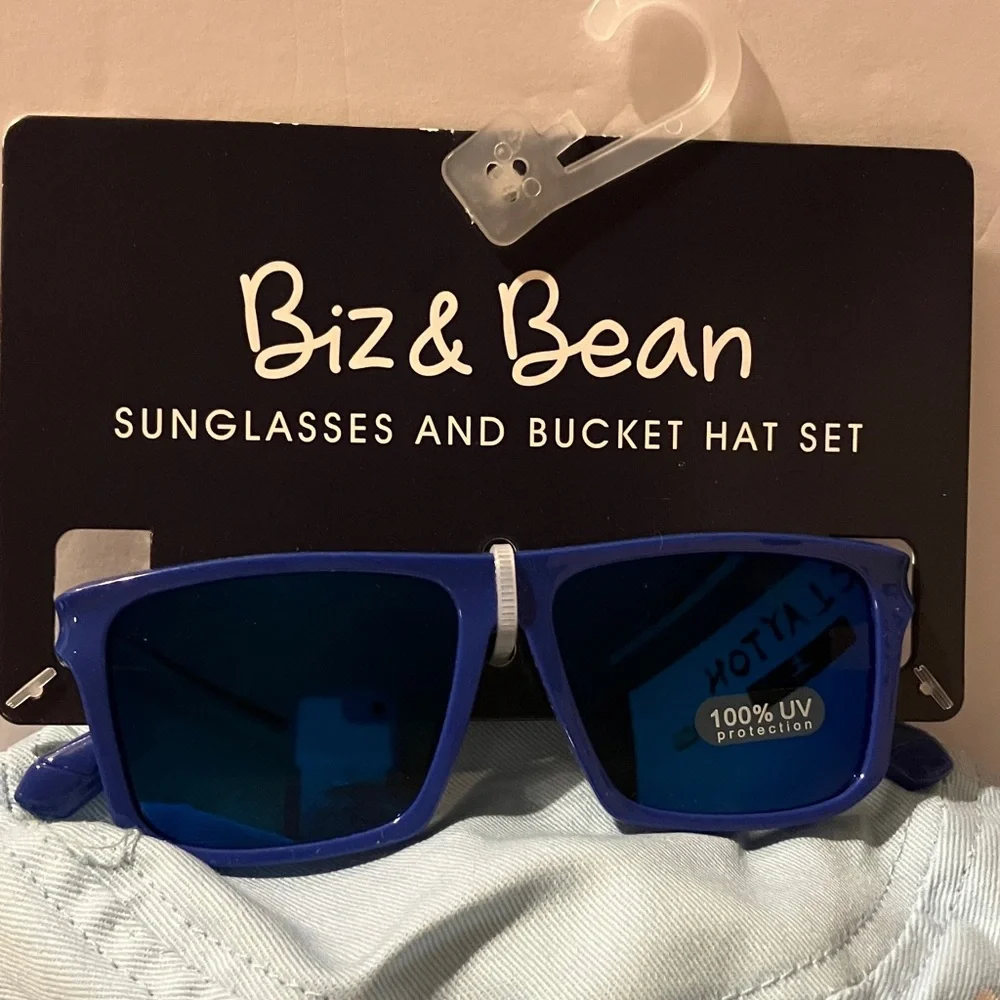 Light Blue Little Kids Bucket Hat‎ and Sunglasses Set